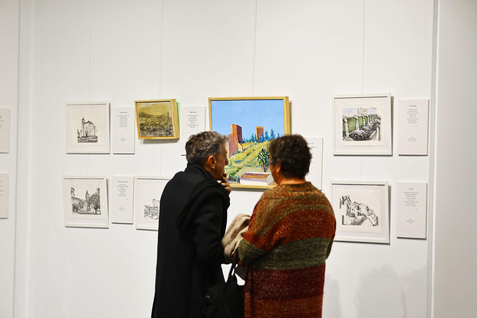 Imágenes de la inauguración de la exposición A PONIENTE en Caja Rural del Sur