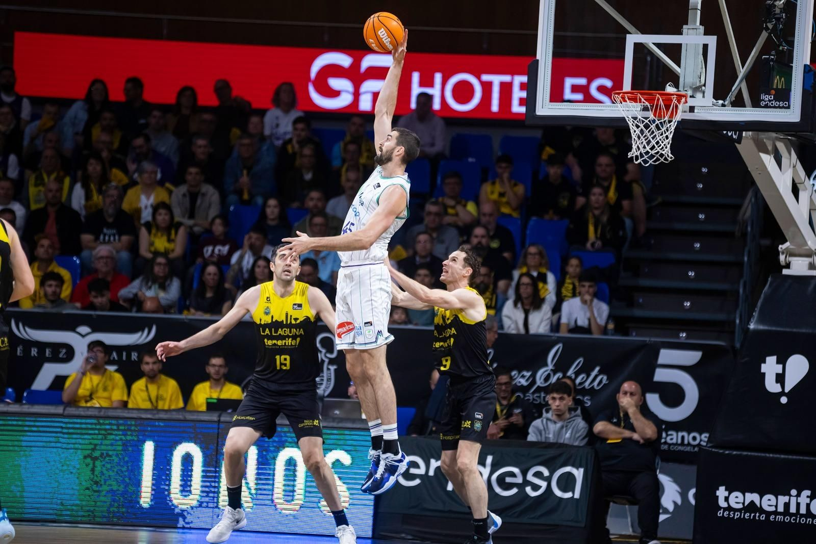 Kravish recibe un pase