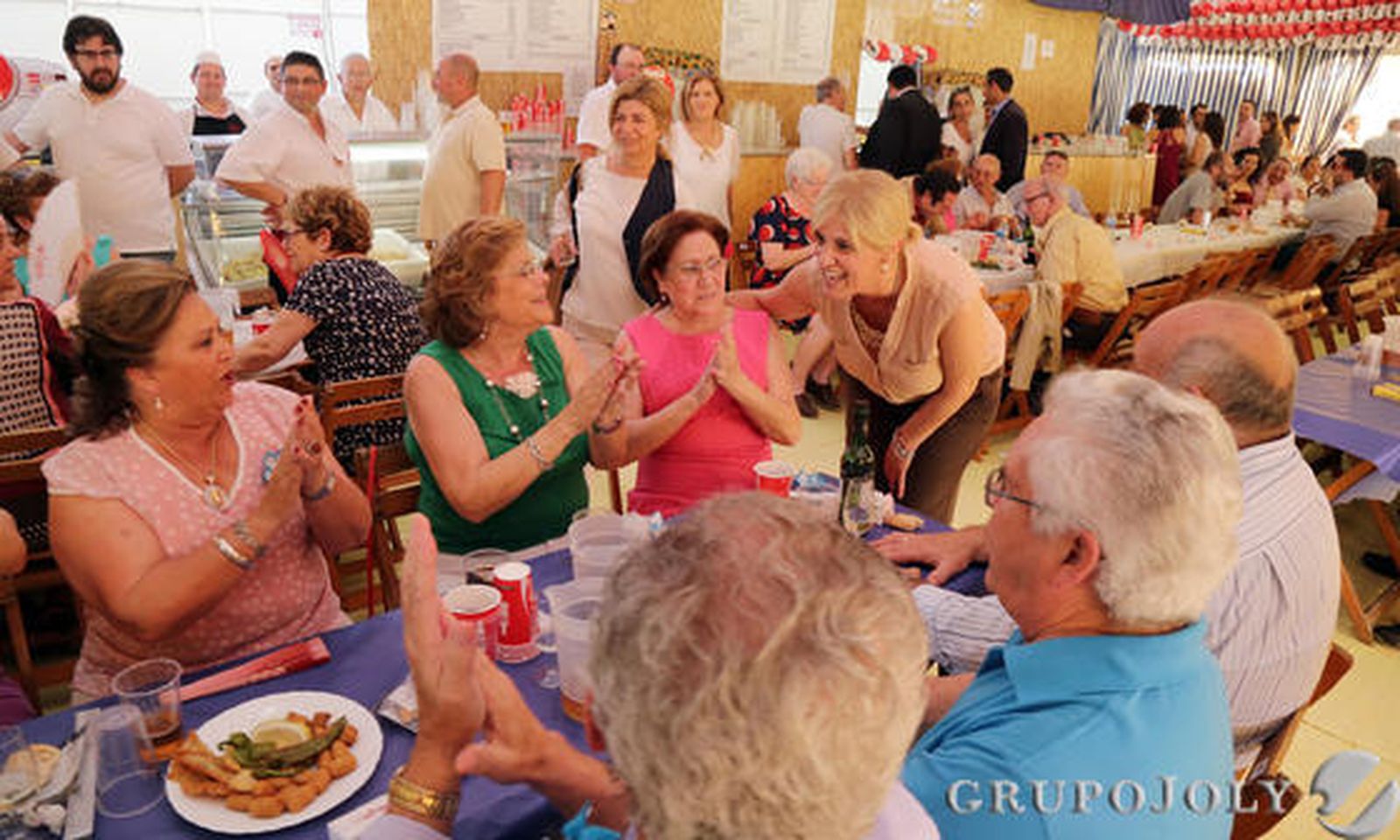 La Caseta de Los Mayores celebra este lunes el Día del Mayor, en el que está previsto que se concentre un gran número de personas procedentes de las barriadas rurales. 

Foto: Miguel Angel Gonzalez