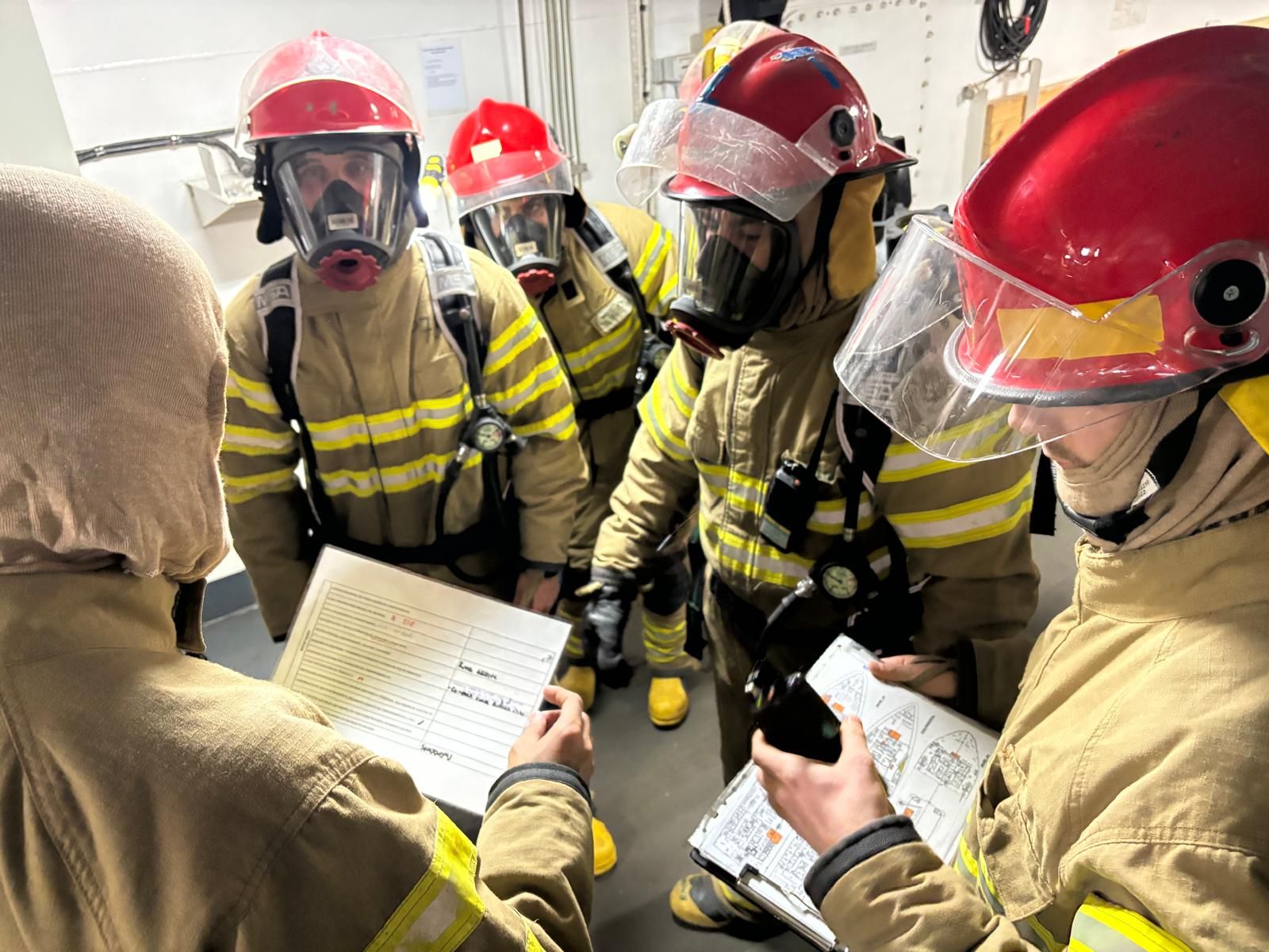 Las fotos del mayor ejercicio de los últimos años en el Estrecho de Gibraltar y el Golfo de Cádiz de la Armada y la OTAN