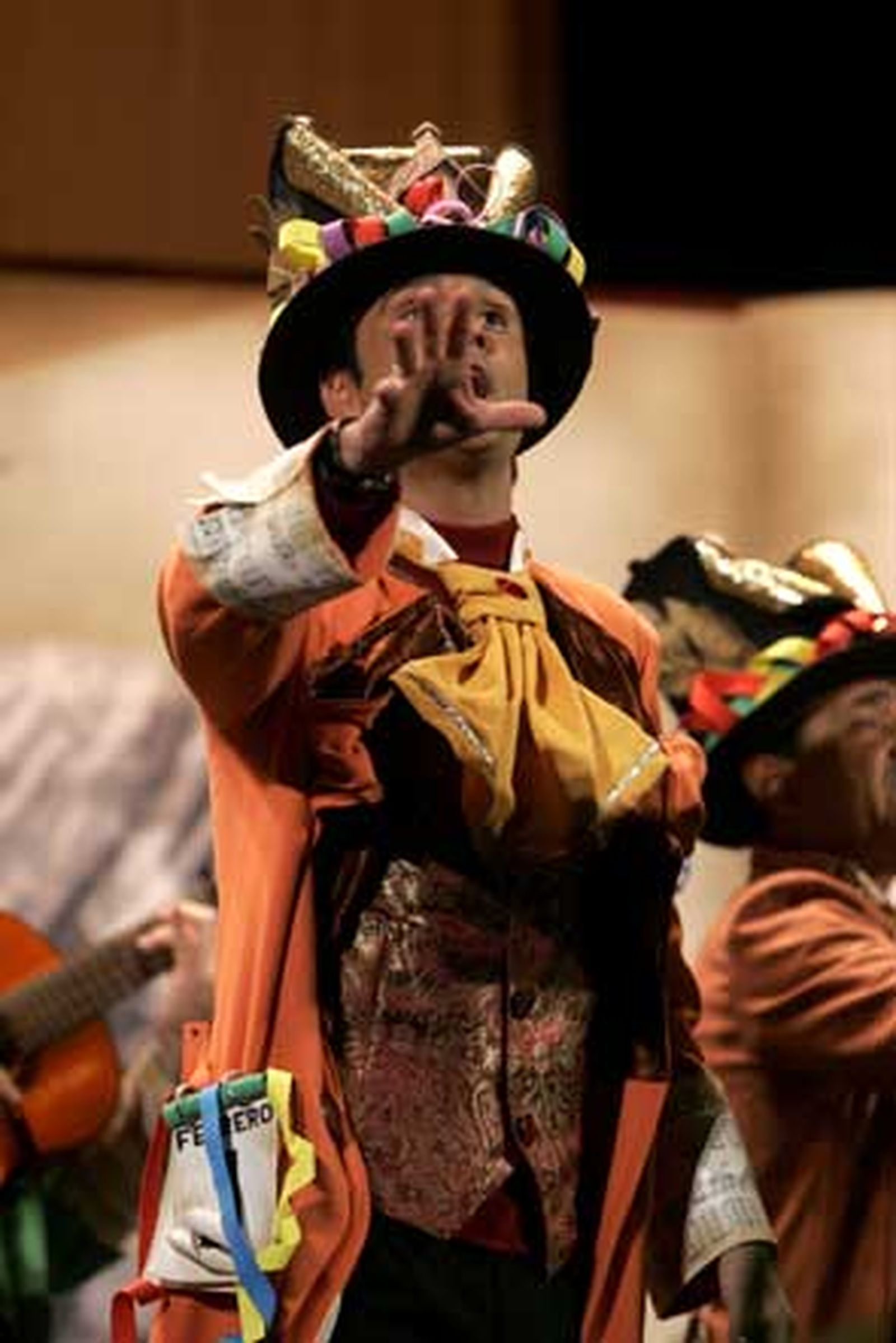 Imágenes de la actuación de la comparsa 'Medio siglo'

Foto: Jesus Marin/Lourdes de Vicente