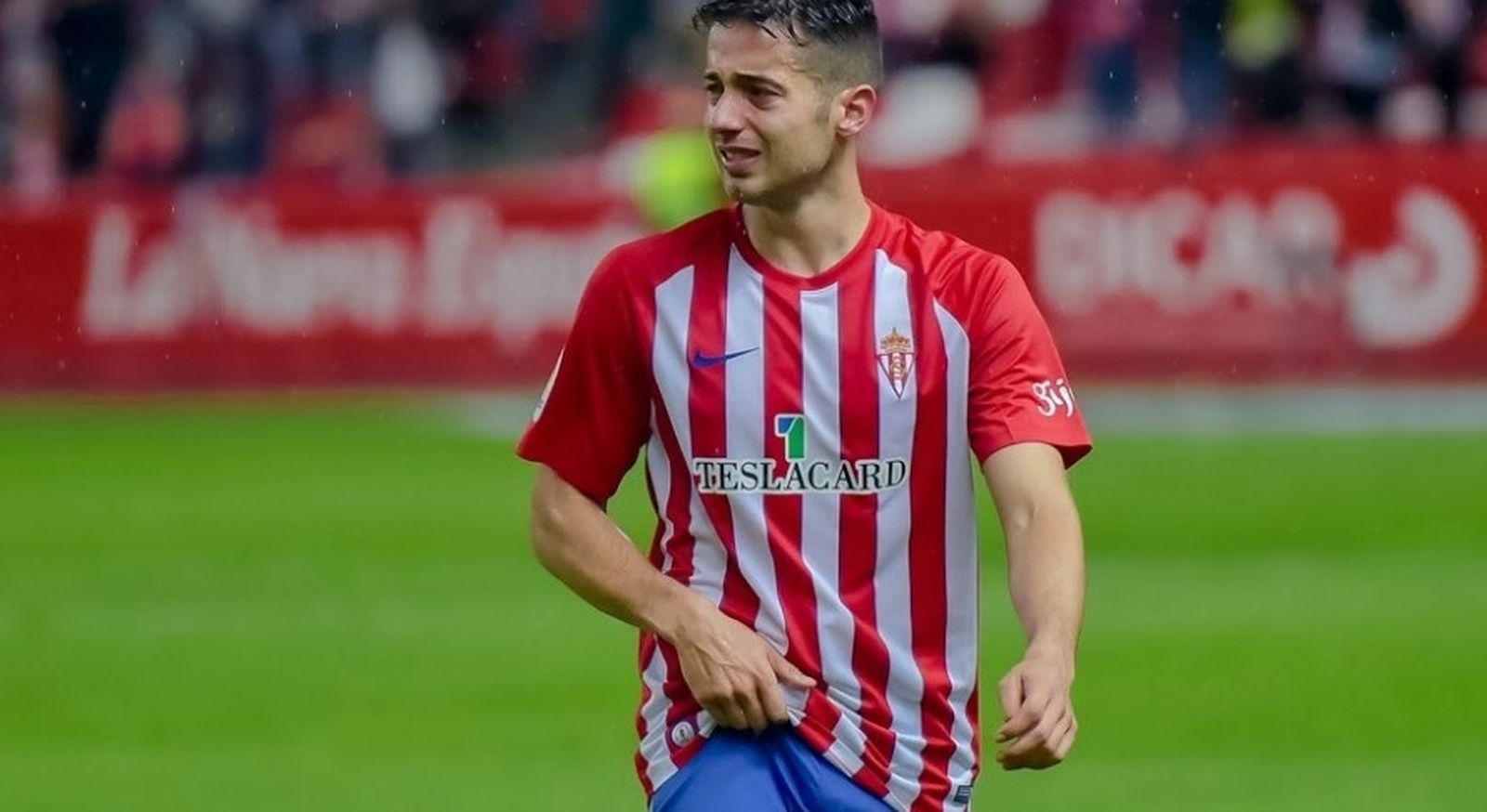 Jony llora tras el partido de ayer.