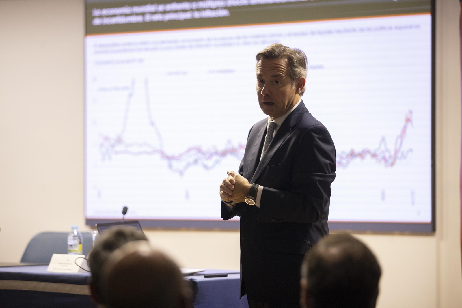 Imágenes de la conferencia de Ricardo Martínez Rico organizada por Club Cámara en la Fundación Caja Rural del Sur