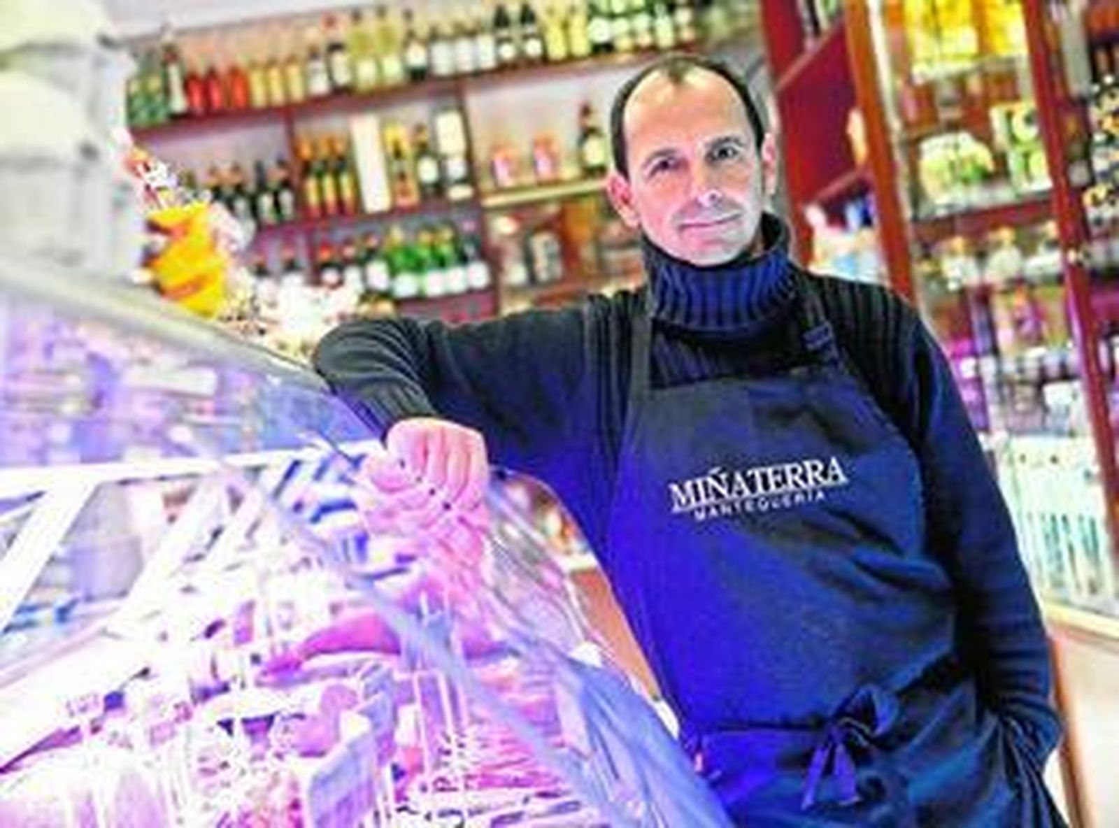 Daniel Suárez, ayer en su establecimiento de la calle Cristóbal Colón.