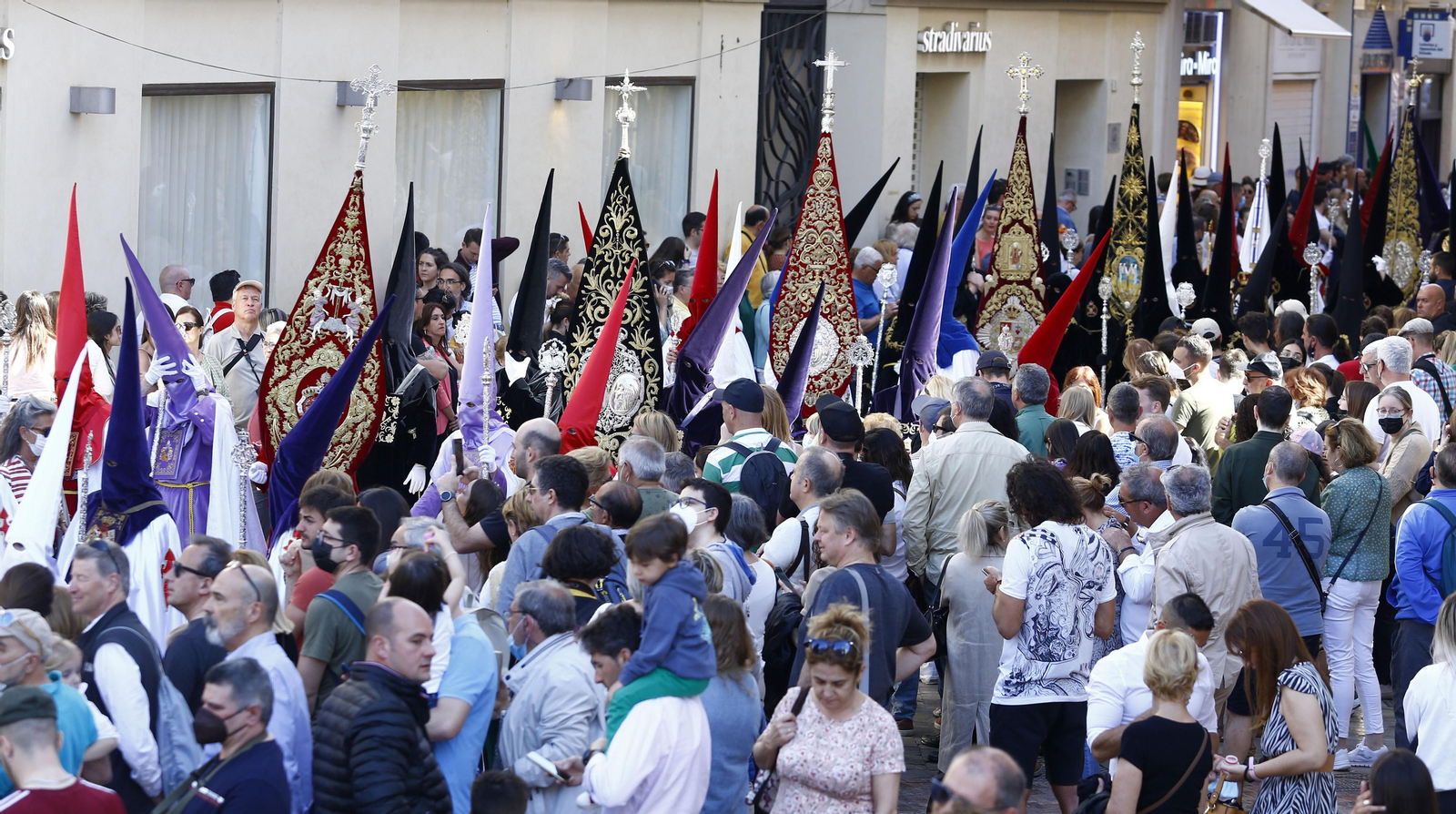 Las fotos del Domingo de Resurrección en Málaga Las fotos del Domingo de Resurrección en Málaga