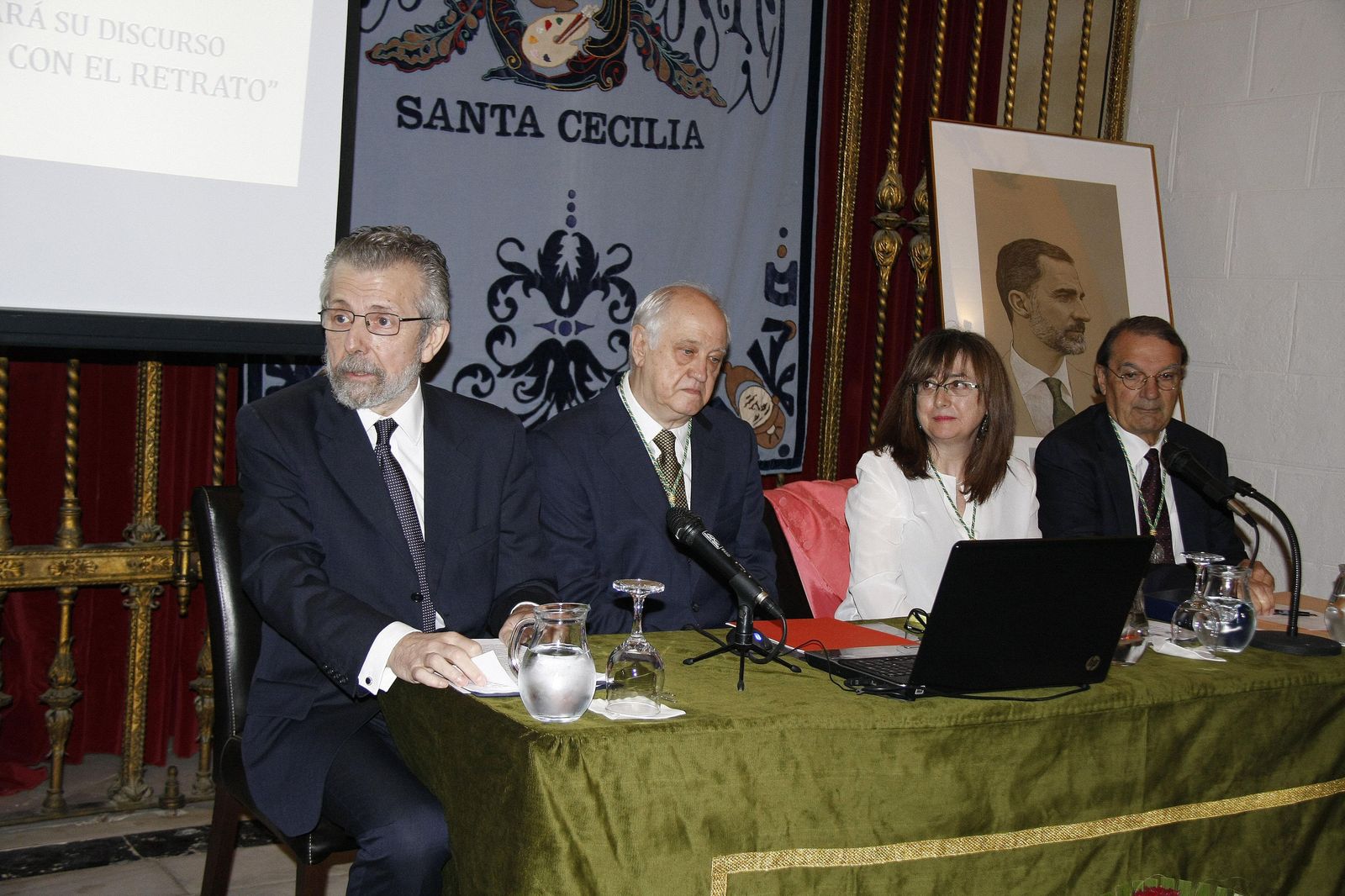 El retratista Hernán Cortes, académico de Santa Cecilia