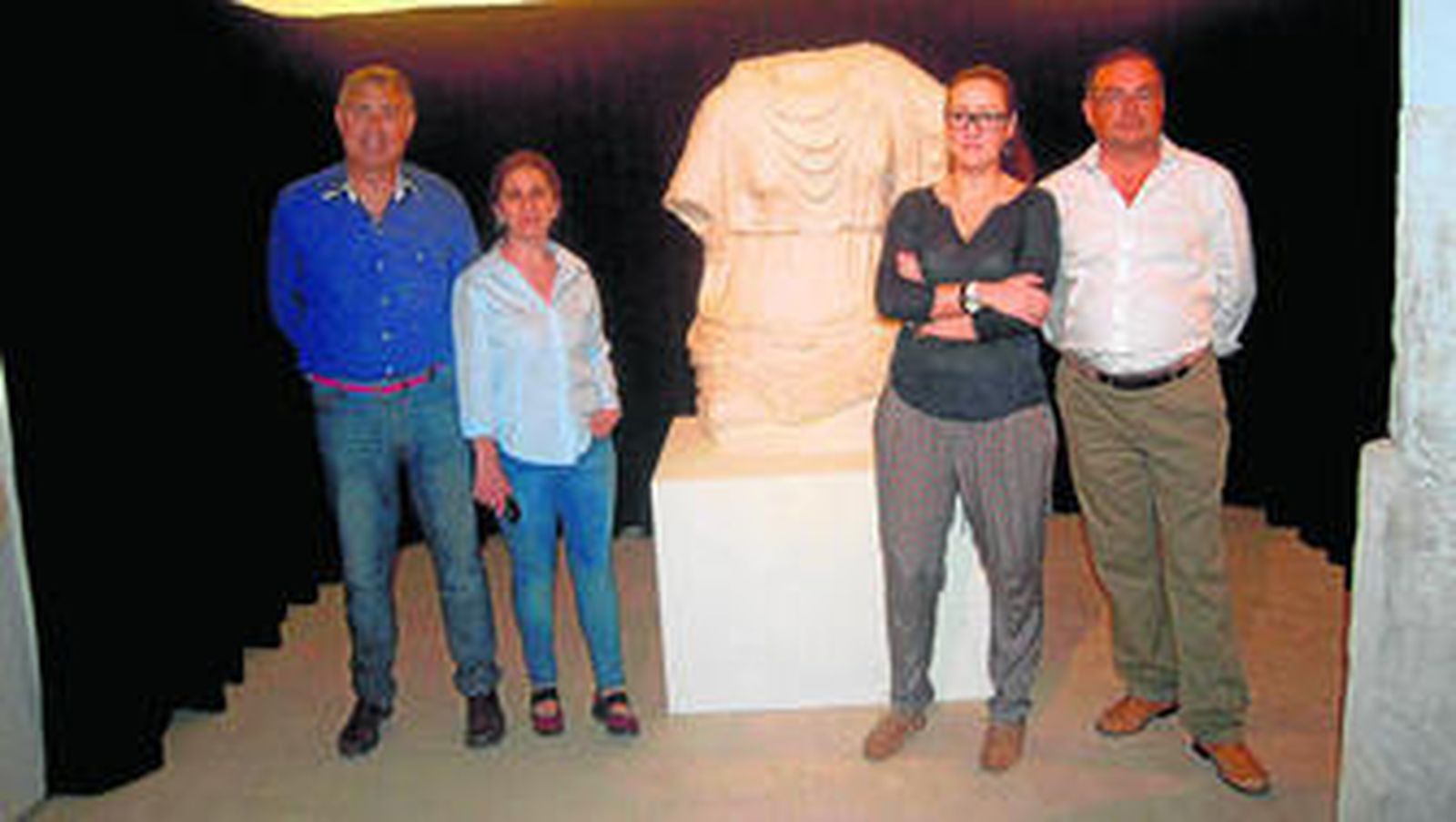 La presentación de las esculturas.