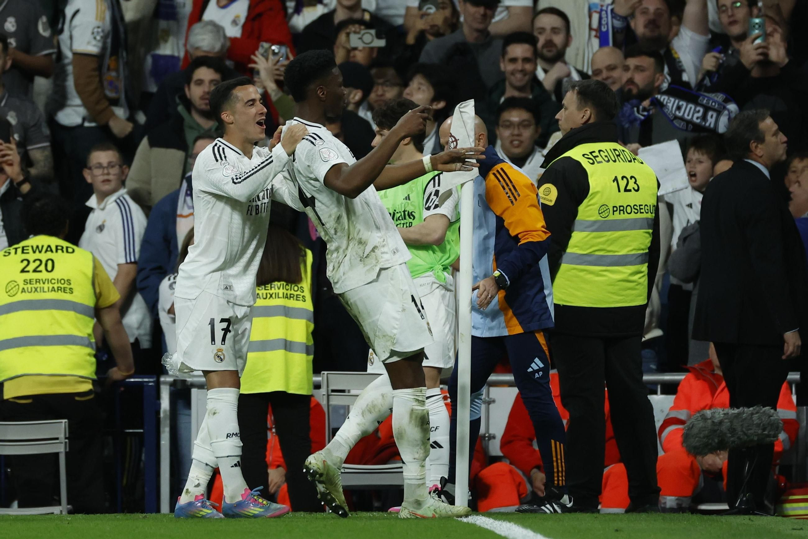 Las fotos del Real Madrid - Real Sociedad camino del Estadio de la Cartuja