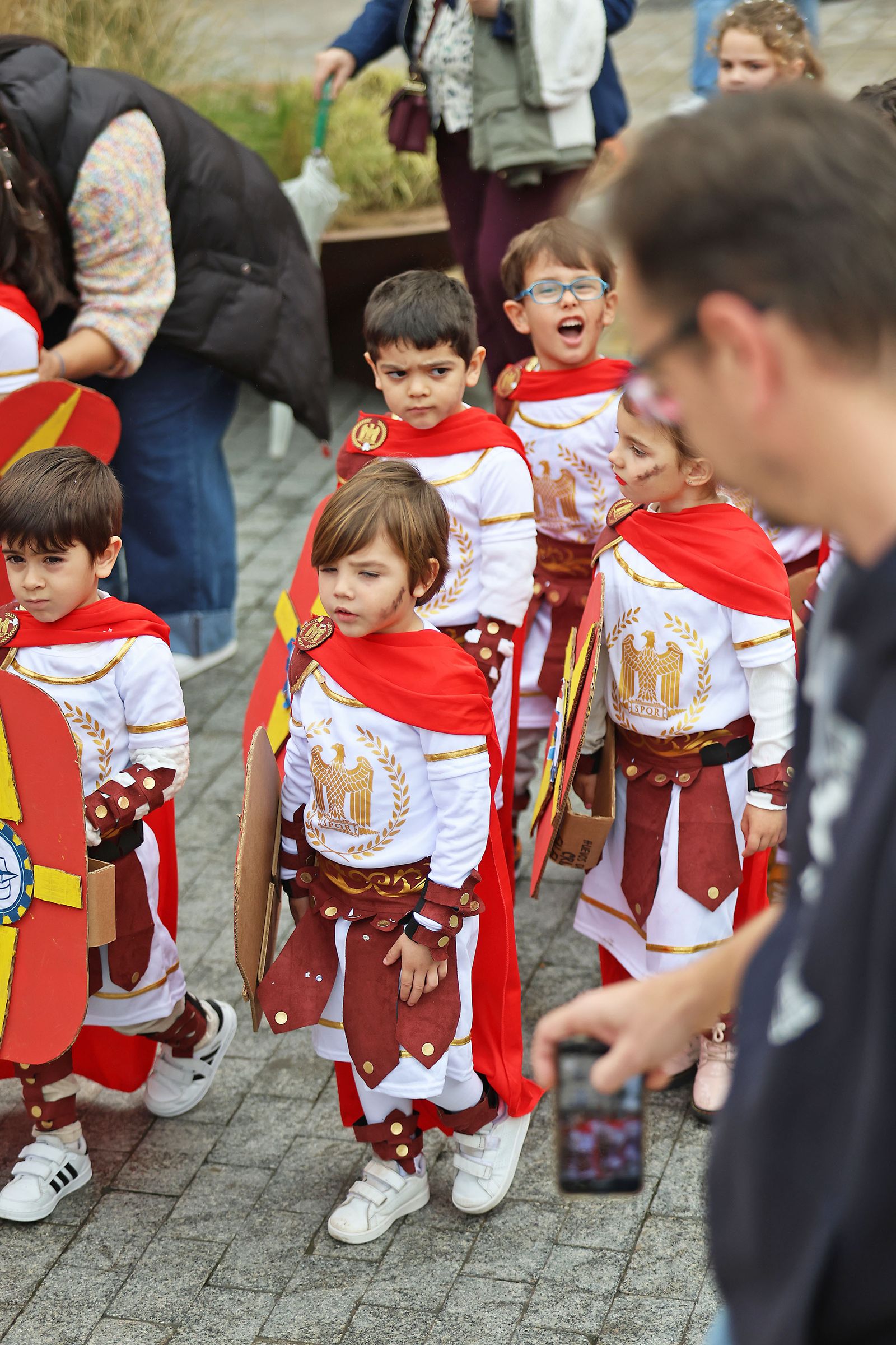 Imágenes del desfile “Un paseo por la historia”  de los niños del colegio Funcadia de Huelva