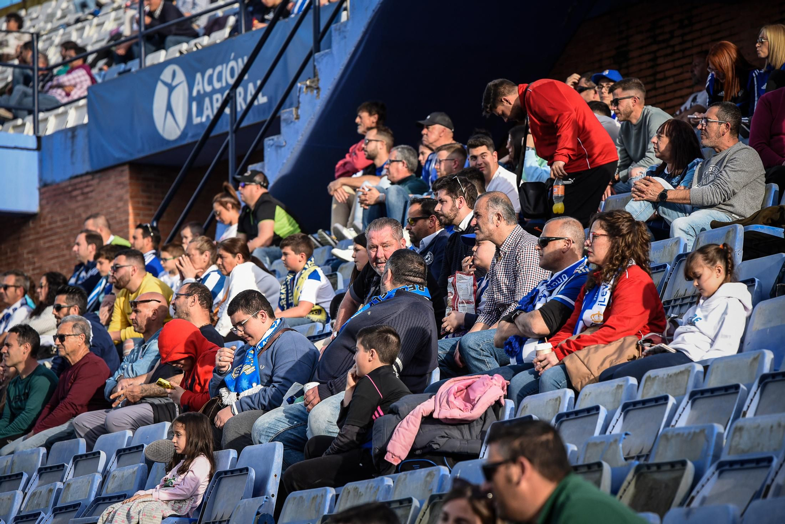 Imágenes de la afición en el Recreativo - Granada