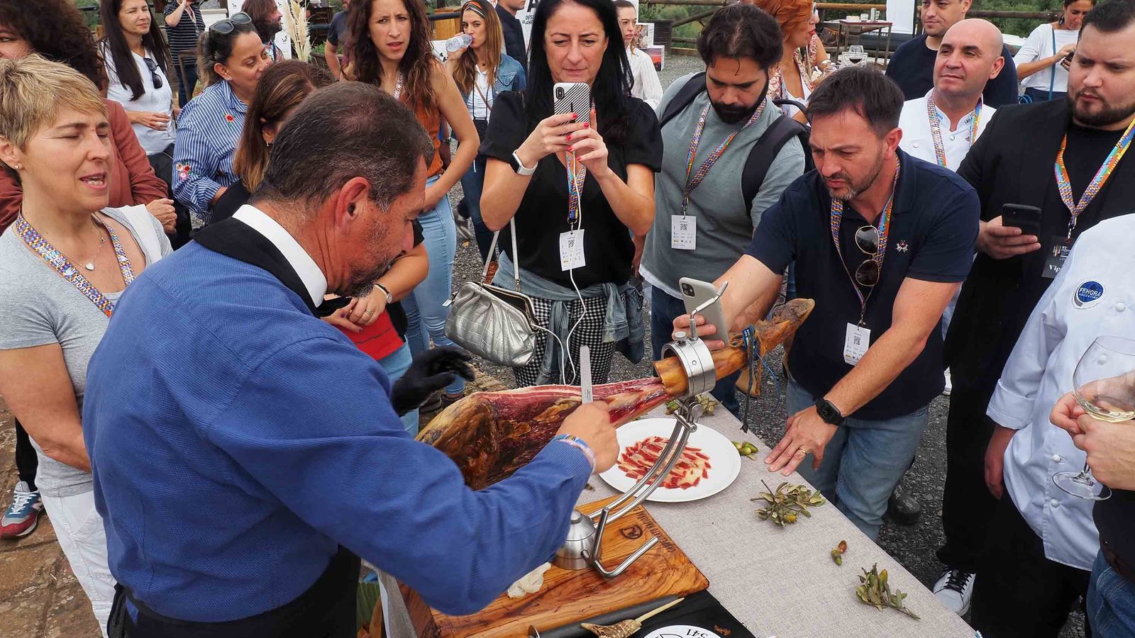 Corte de jamón en el Andévalo.