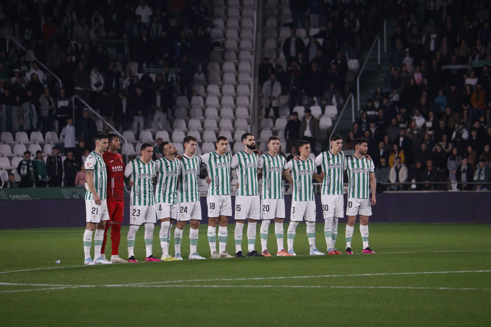 Las mejores fotos del ambiente en El Arcángel para el Córdoba CF - Burgos