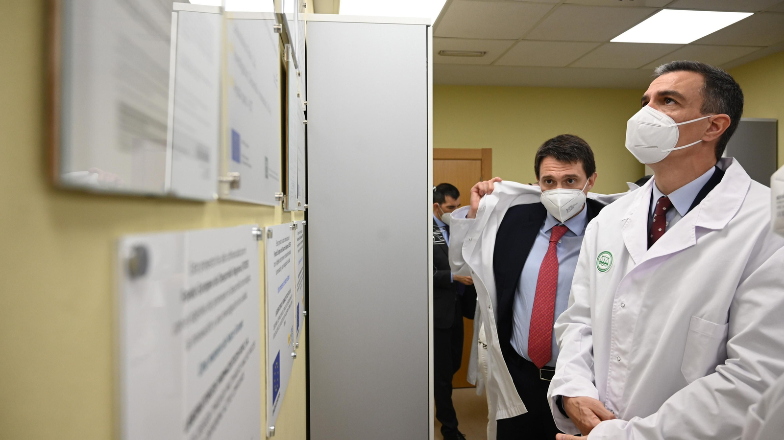 Fotos de la visita de Pedro Sánchez a los Laboratorios Rovi en el PTS de Granada