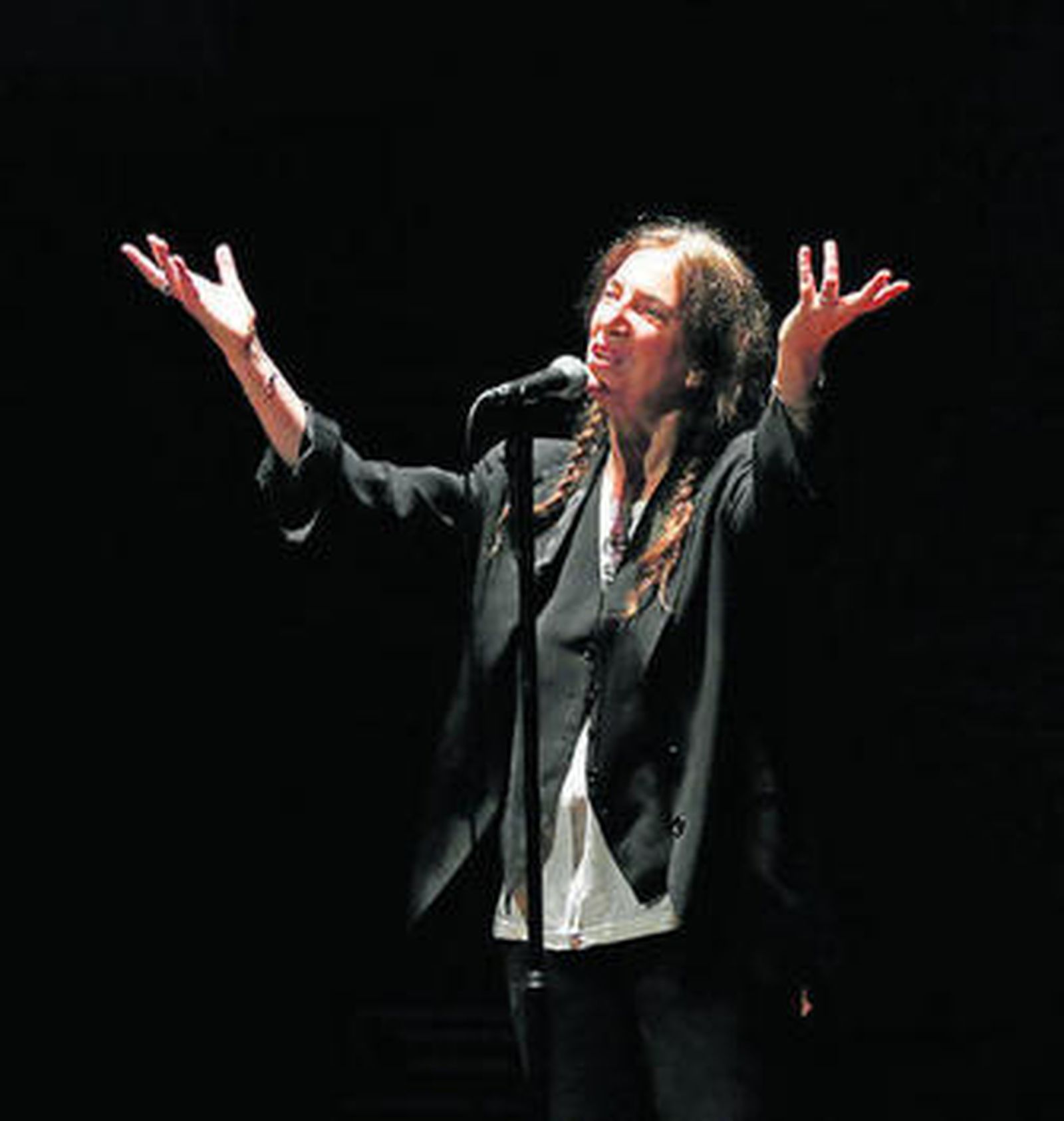 Patti Smith sí mantiene sus compromisos de Bilbao, Madrid y Barcelona.