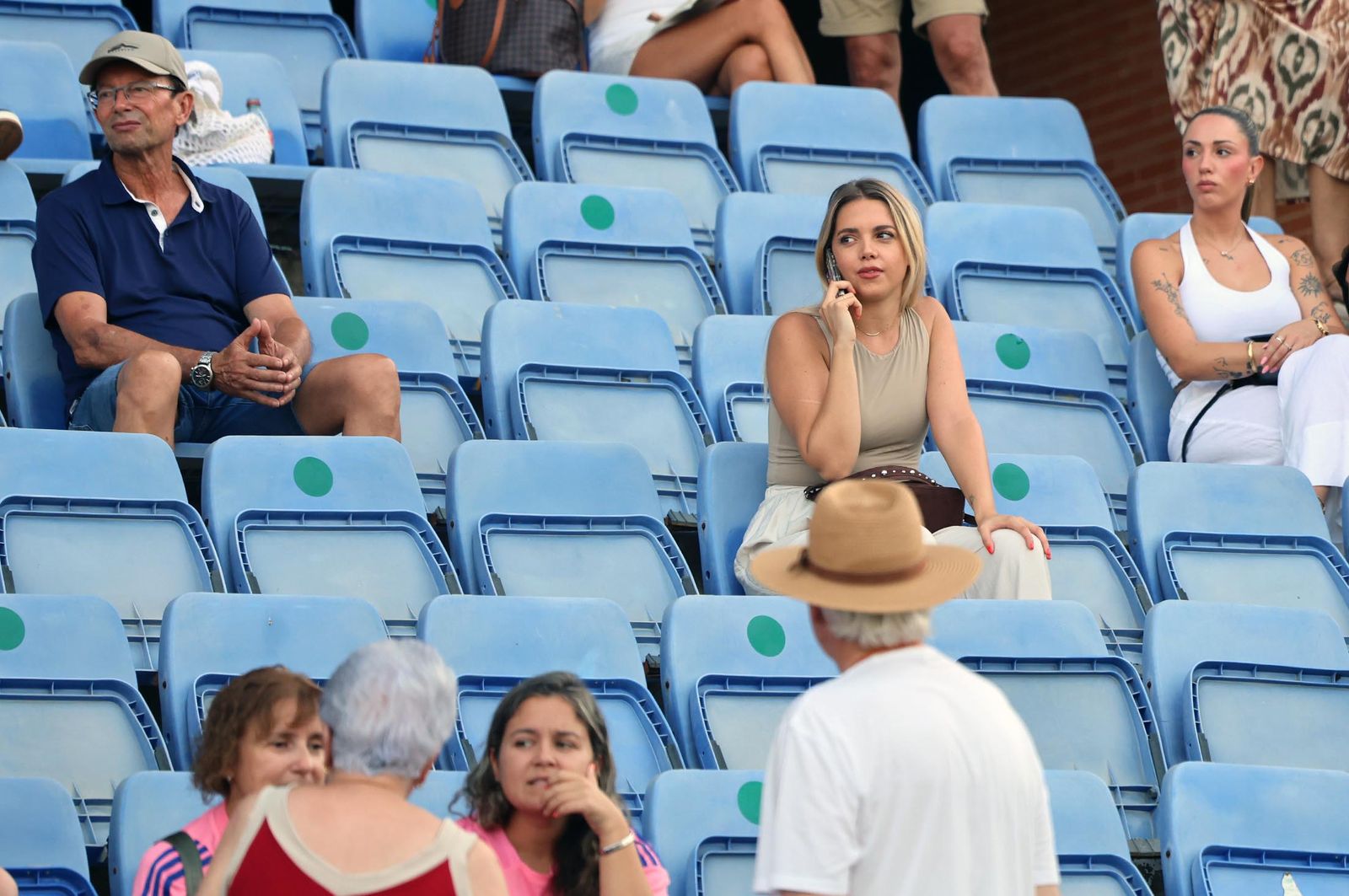 Búscate en las gradas del estadio en la celebración del Trofeo Colombino