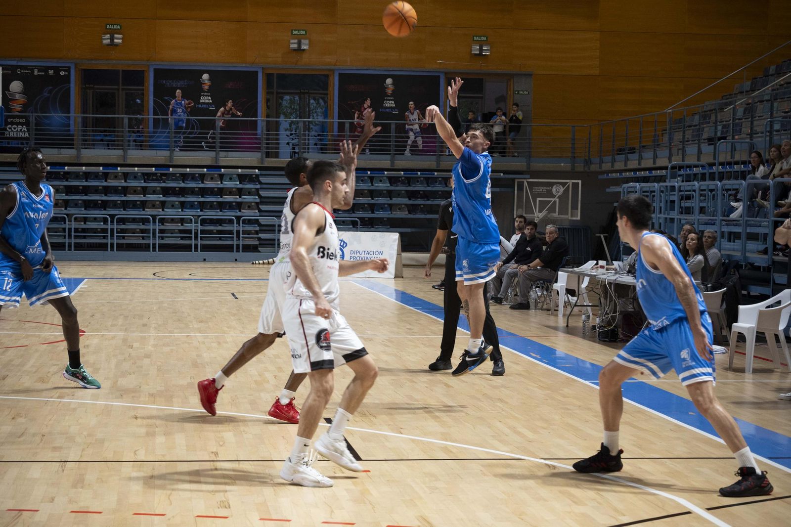 Imágenes del partido entre el Ciudad de Huelva y Biele ISB