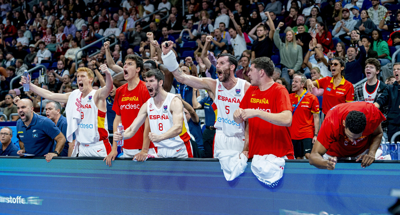 Las fotos de Alberto Díaz y Darío Brizuela en la victoria de España sobre Francia en la final del Eurobásket.