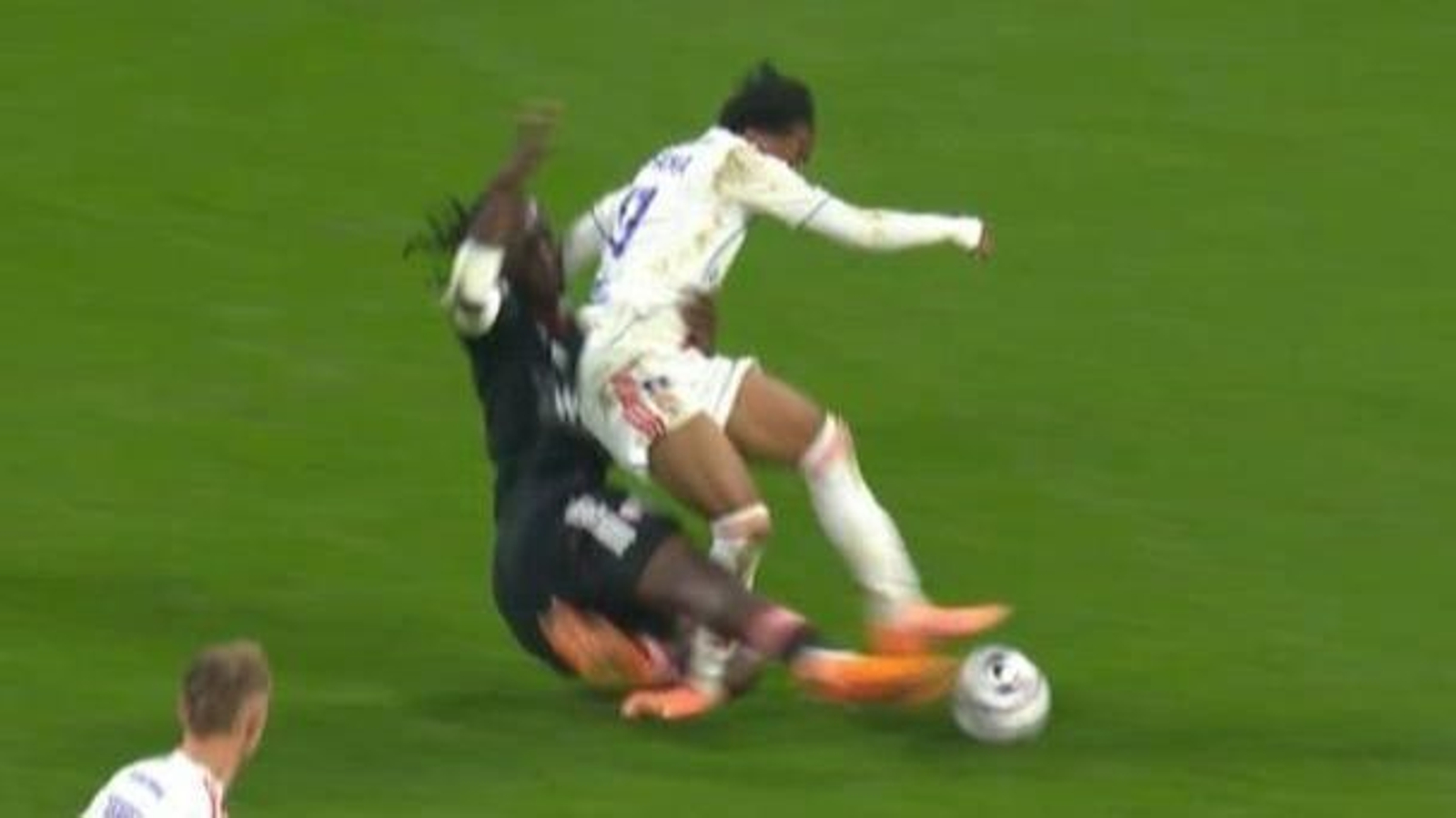 El momento de la lesión de Malick Fofana.