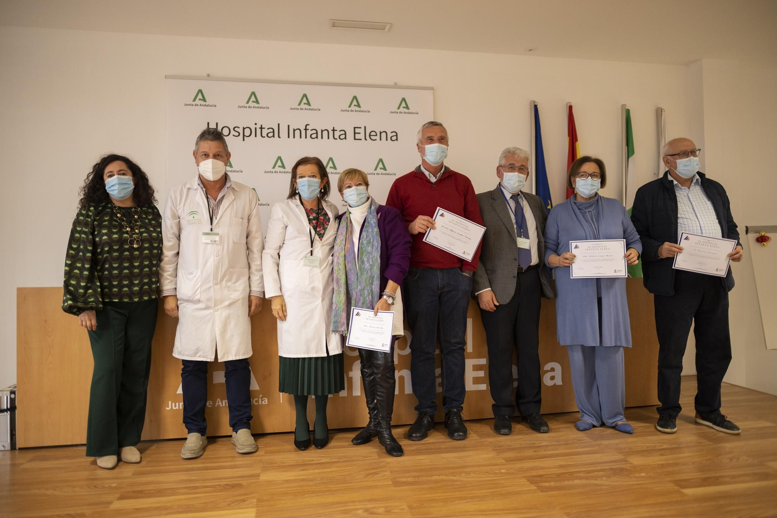 Imágenes del acto de despedida del personal sanitario del hospital Infanta Elena