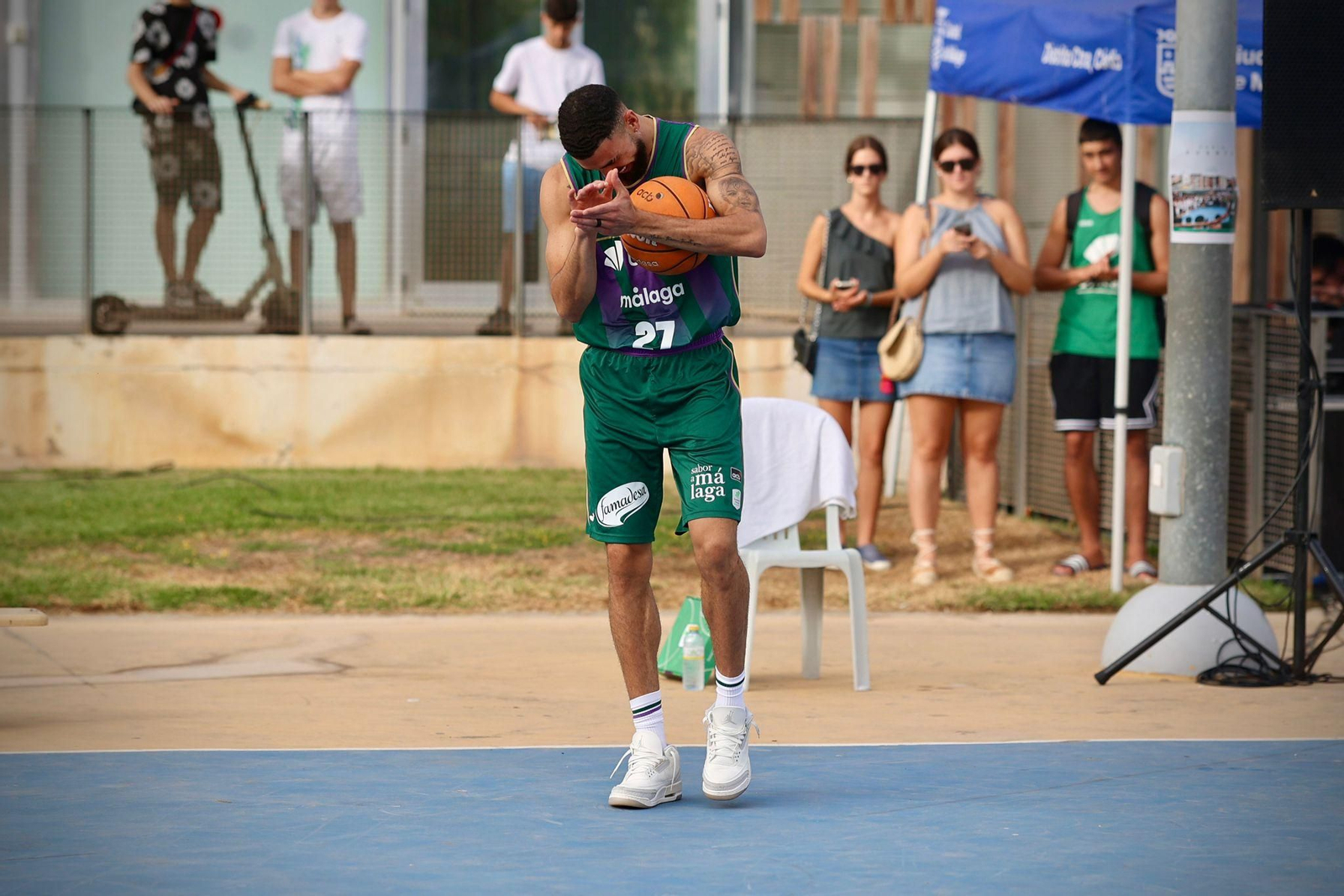 Las fotos de la espectacular presentación de Chris Duarte con el Unicaja en el Parque del Oeste