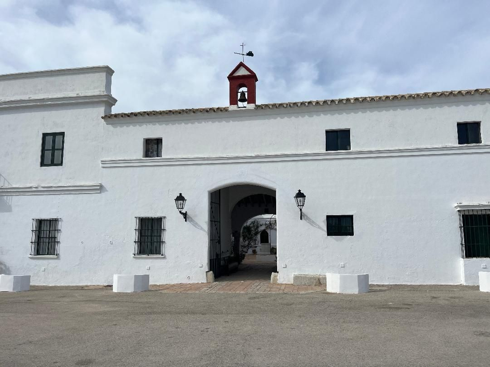 Entrada principal de a la finca.