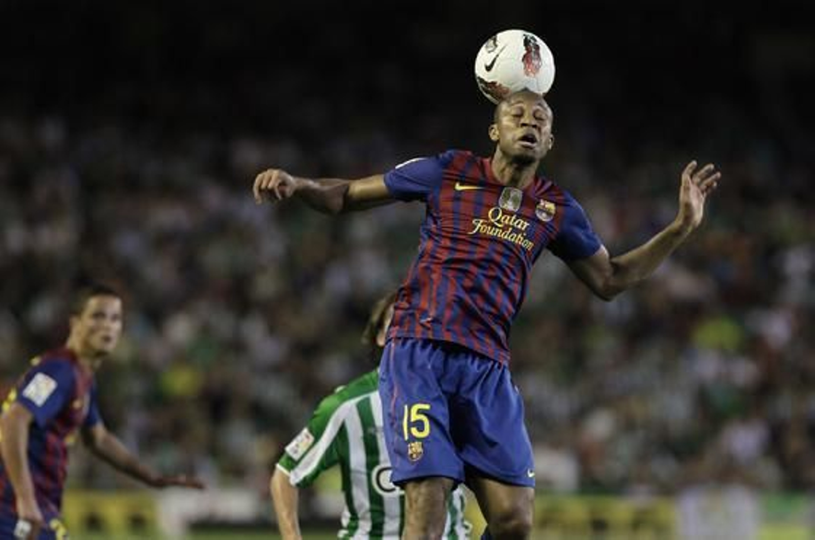 Keita gana un balón de cabeza. / A. Pizarro

Foto: A. Pizarro