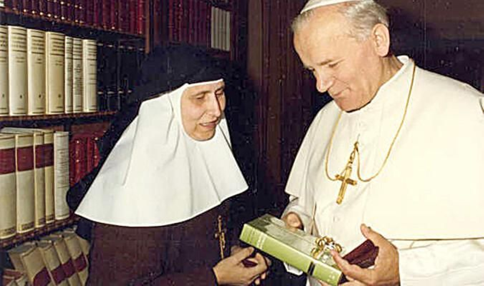 La Madre María de la Purísima, con el papa Juan Pablo II