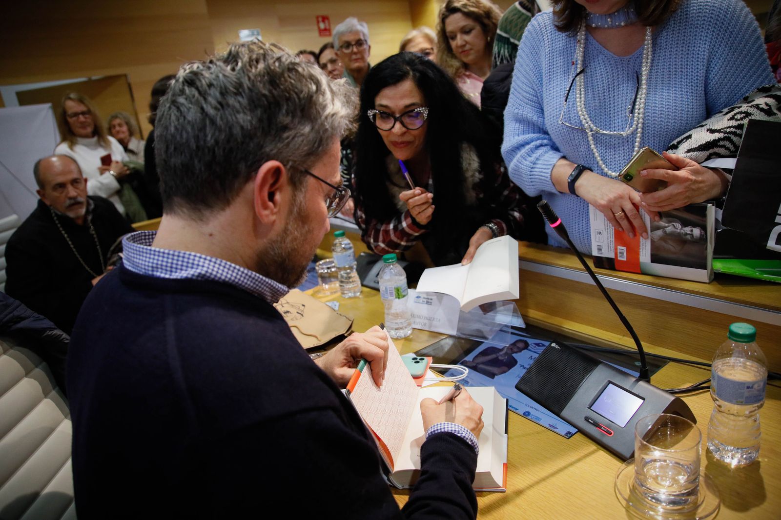 ¿Has estado en la presentación del libro de Máximo Huerta? Entra en la galería y buscate