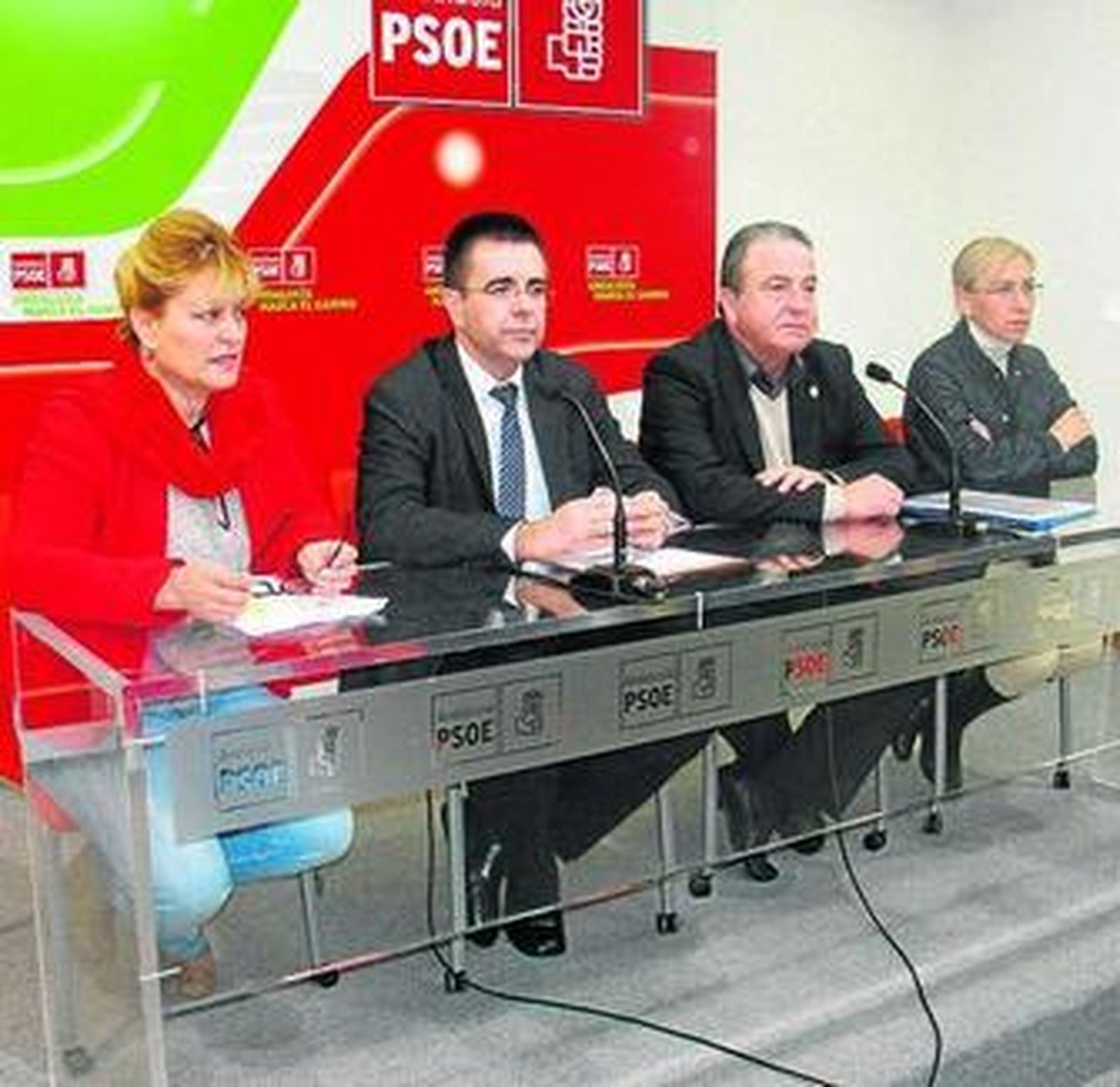 Momento de la rueda de prensa ayer en la sede de la capital.