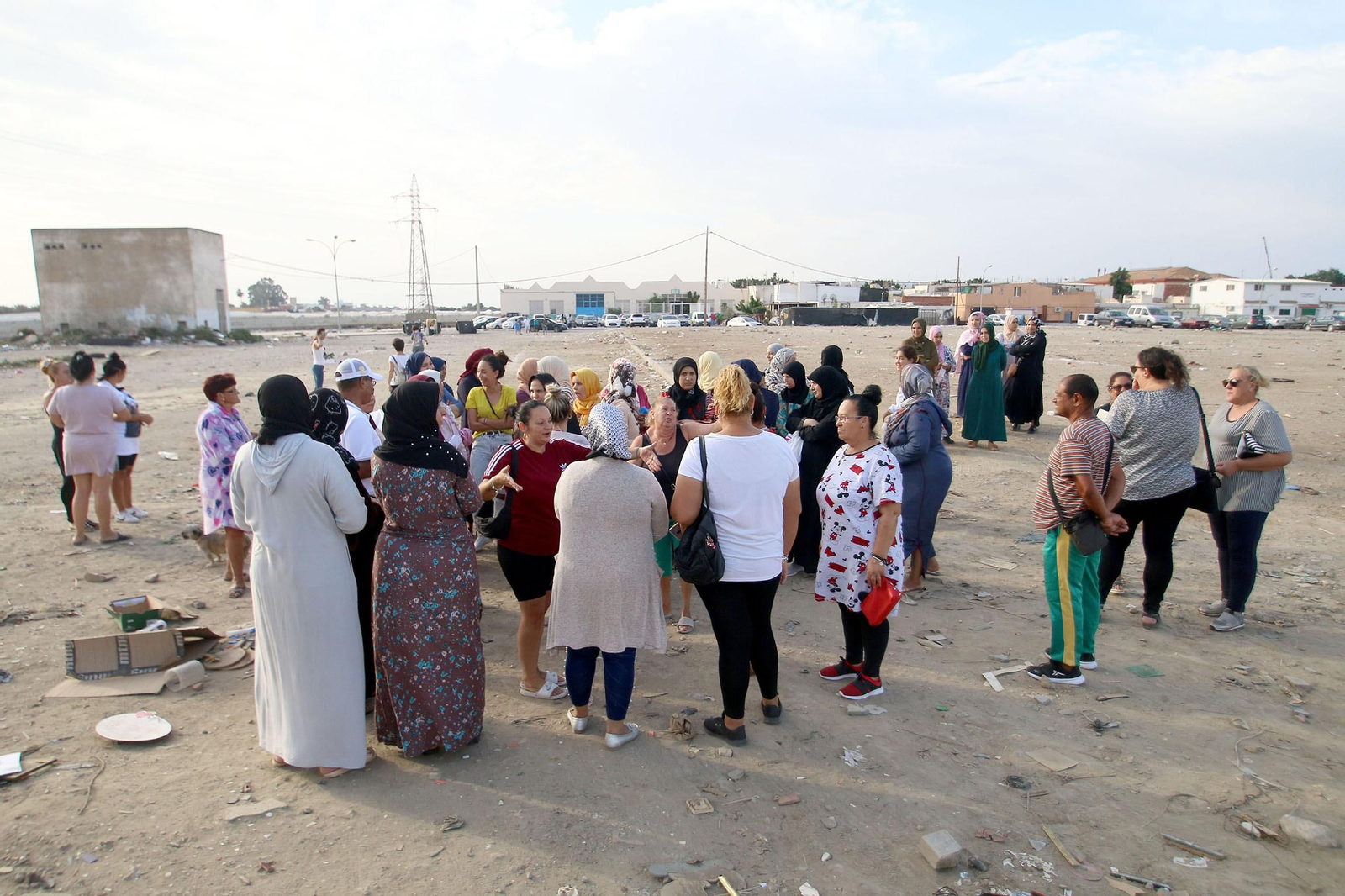 Las imágenes de la basura producida por el mercadillo de El Puche