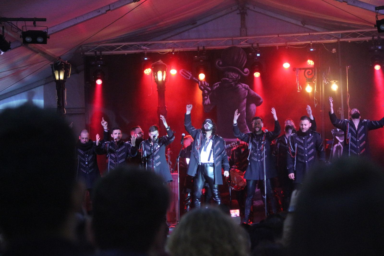 Javi Bohórquez y la Banda del Capitán Veneno durante el pregón