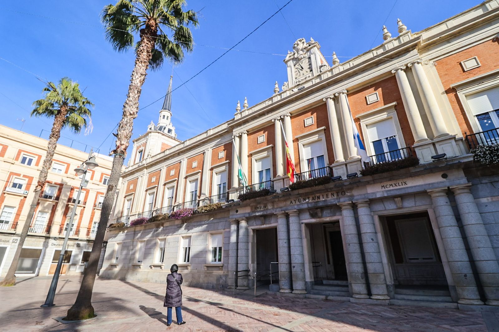 Fotografías de muestras de condolencias a las víctimas en diferentes puntos de la ciudad