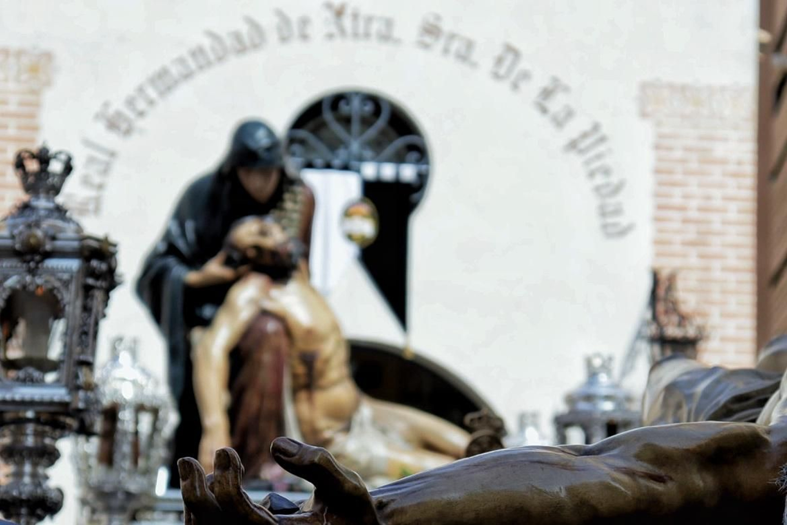 Los traslados de la Sangre y la Piedad de la Semana Santa de Málaga 2025, en imágenes