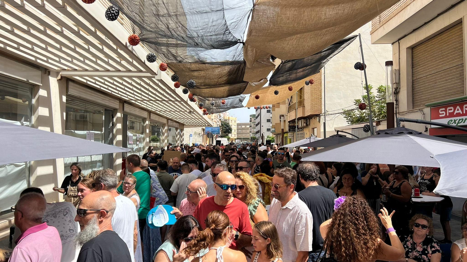 Las mejores imágenes de la primera jornada de las fiestas patronales de Adra