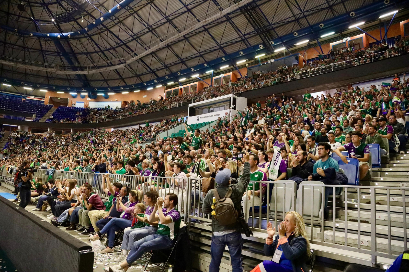 Búscate en la fiesta del Carpena tras ganar la BCL | Lenovo Tenerife - Unicaja