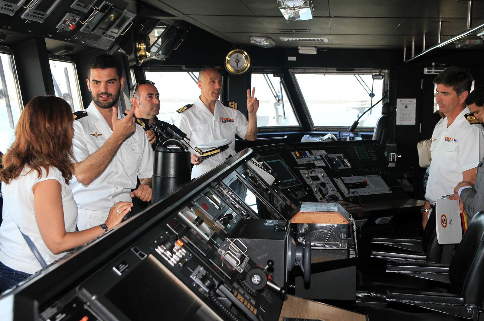 Imágenes de la Fragata Cristóbal Colón F-105