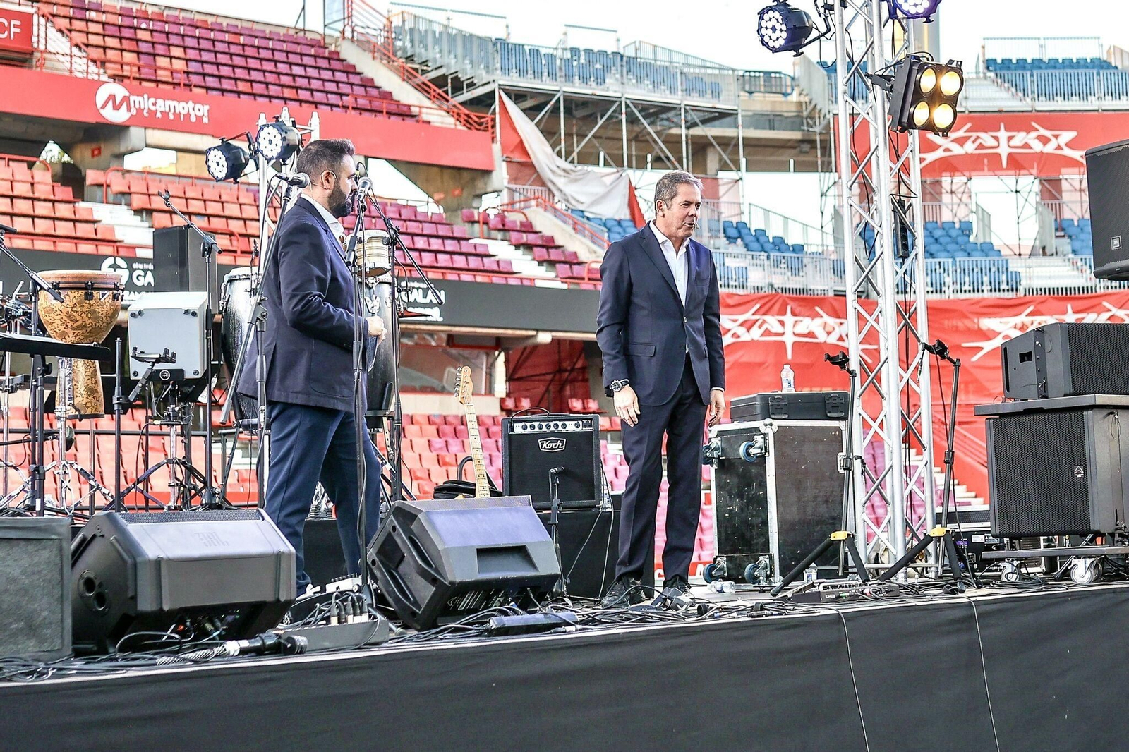 Los Cármenes reúnen a 1200 personas en la celebración de los diez años de reuniones del Club Cámara Granada, en imágenes