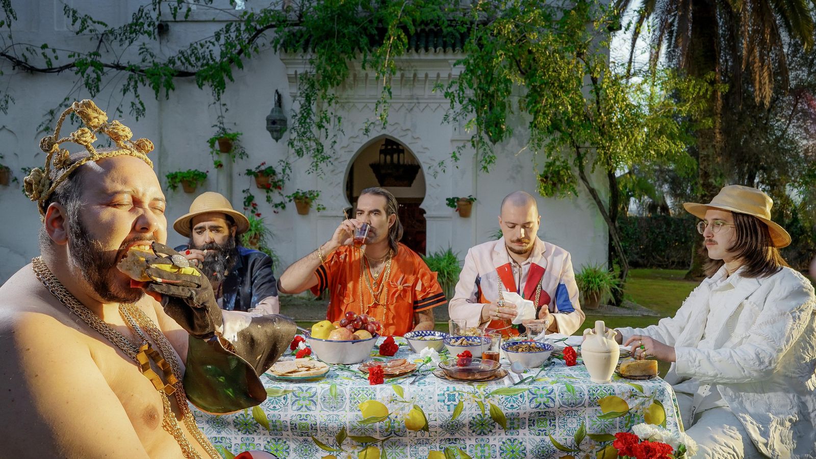 Otra foto de Califato ¾ con estilismo de Leandro Cano