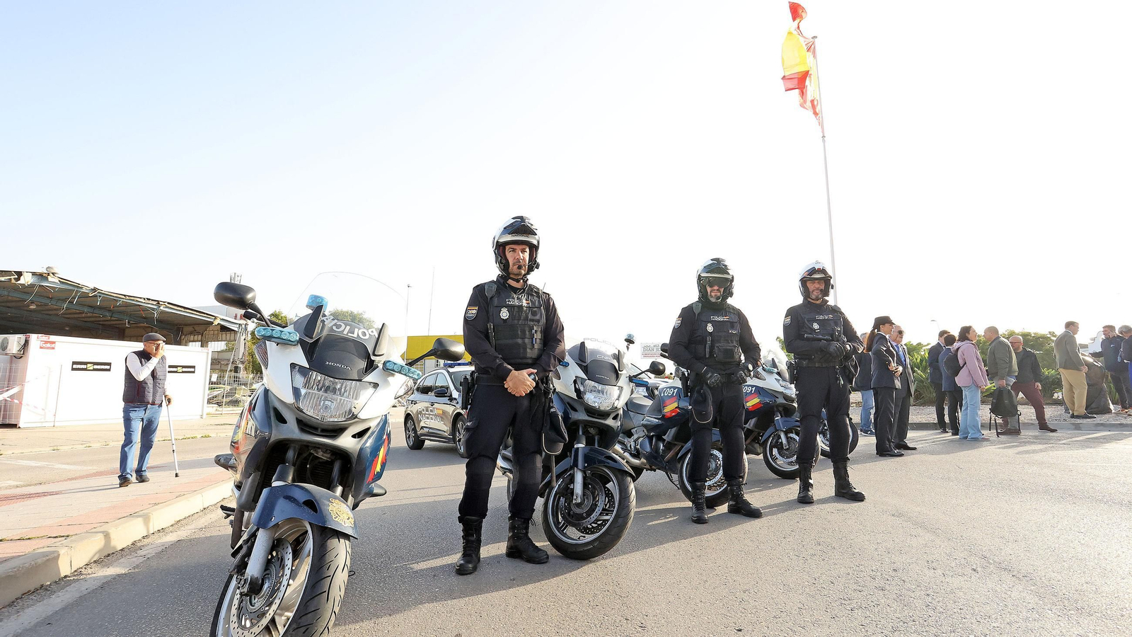 Imágenes de la inauguración de la rotonda de la Policía Nacional en Jerez