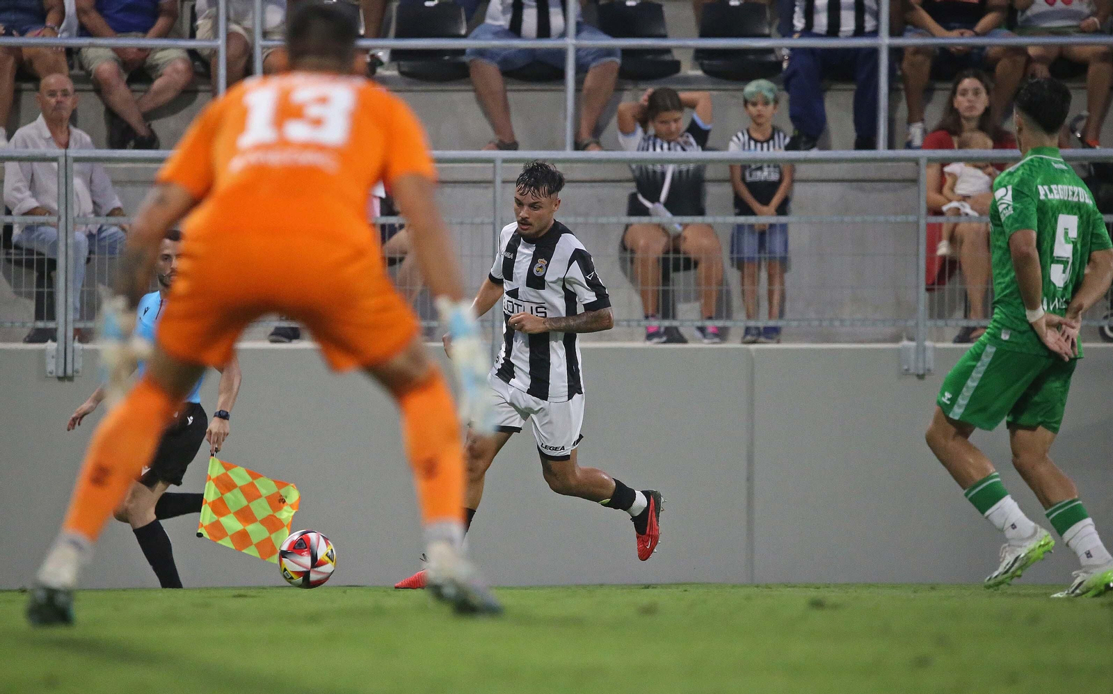 Las mejores fotos del Balona - Betis Deportivo en el nuevo estadio Ciudad de La Línea