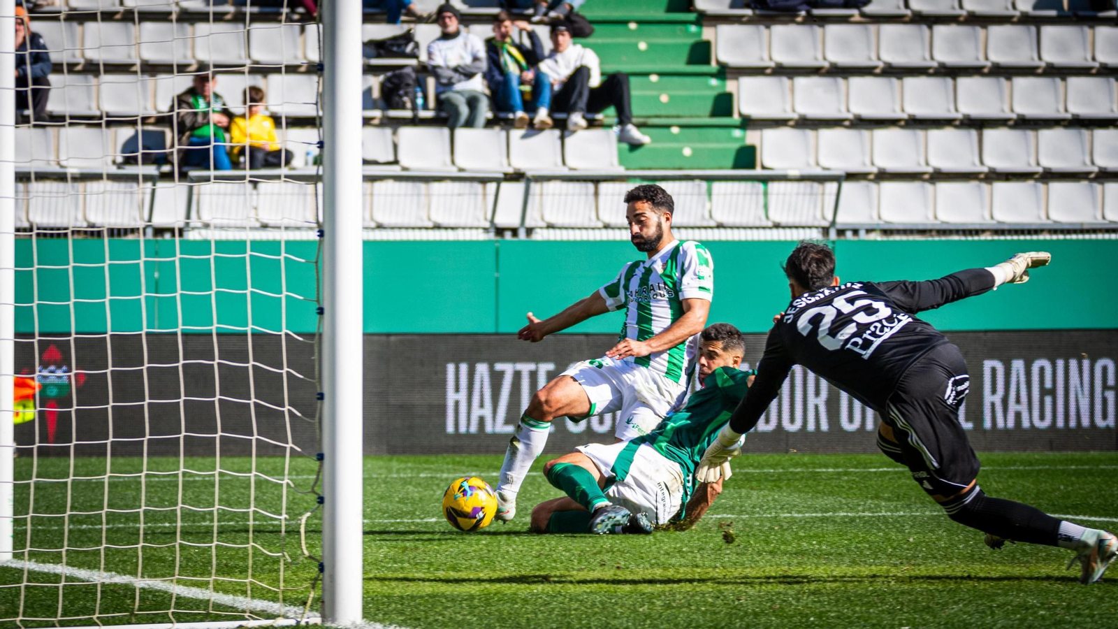 Las mejores fotos del agónico triunfo del Córdoba CF en Ferrol