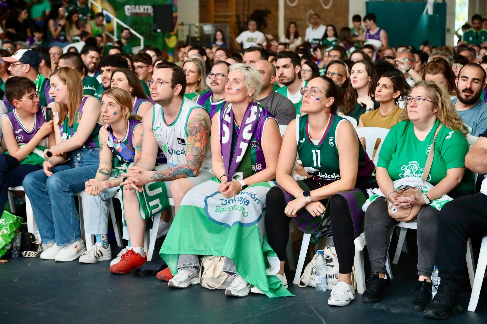 La locura en Los Guindos: ¡Búscate durante la final de BCL del Unicaja!