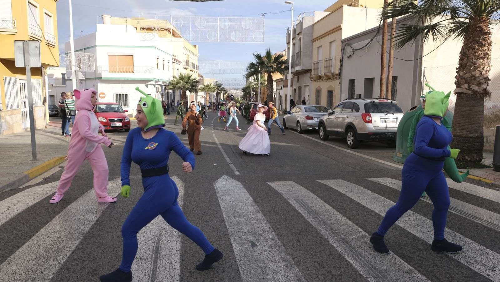Imágenes de las carrozas de la Fiestas de San José de Benahadux