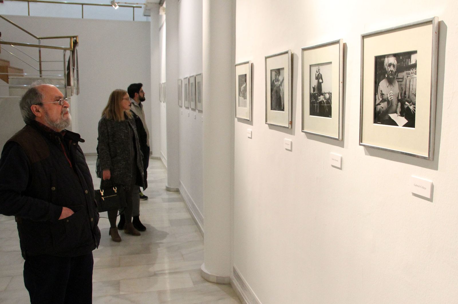 Latitudes. Exposición de Alberto Schommer "Retratos psicológicos", en imágenes