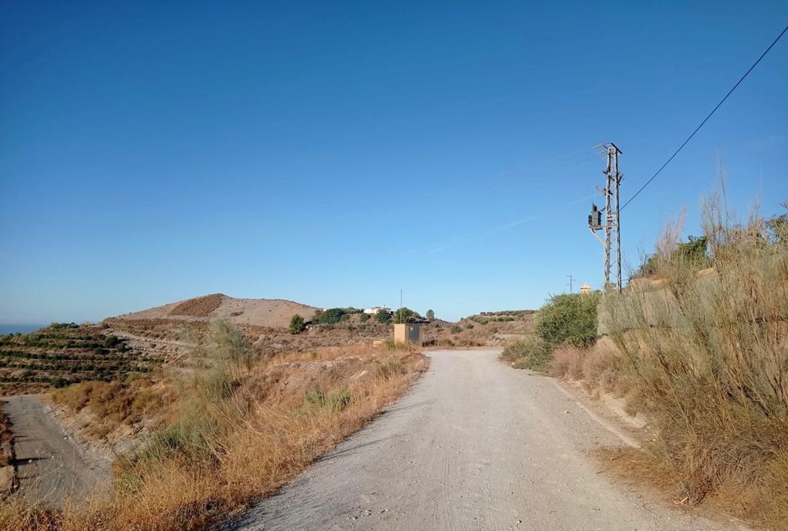Motril aprueba un plan para mejorar caminos rurales en la cota 200
