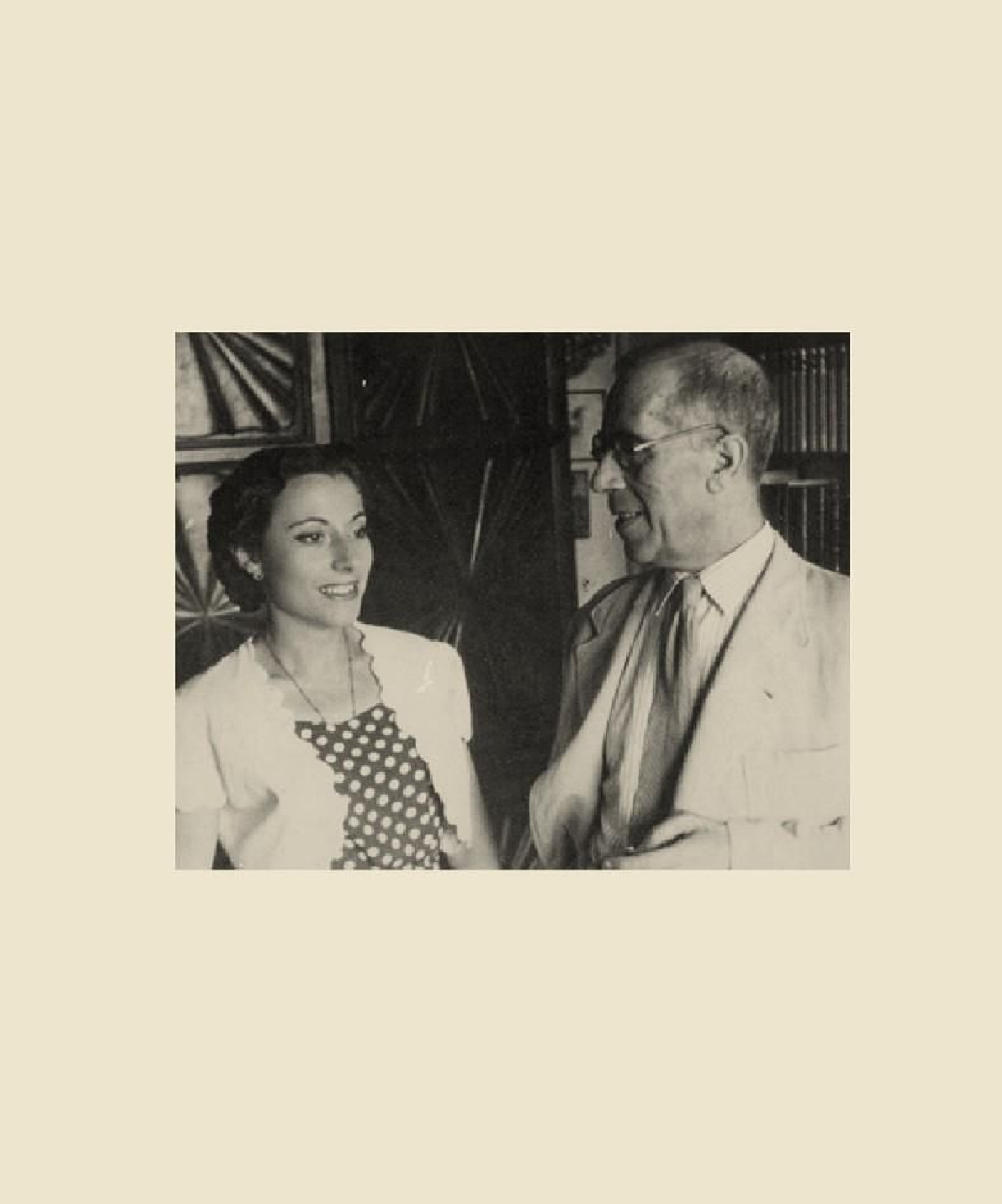 Ángela Barrios junto a su padre