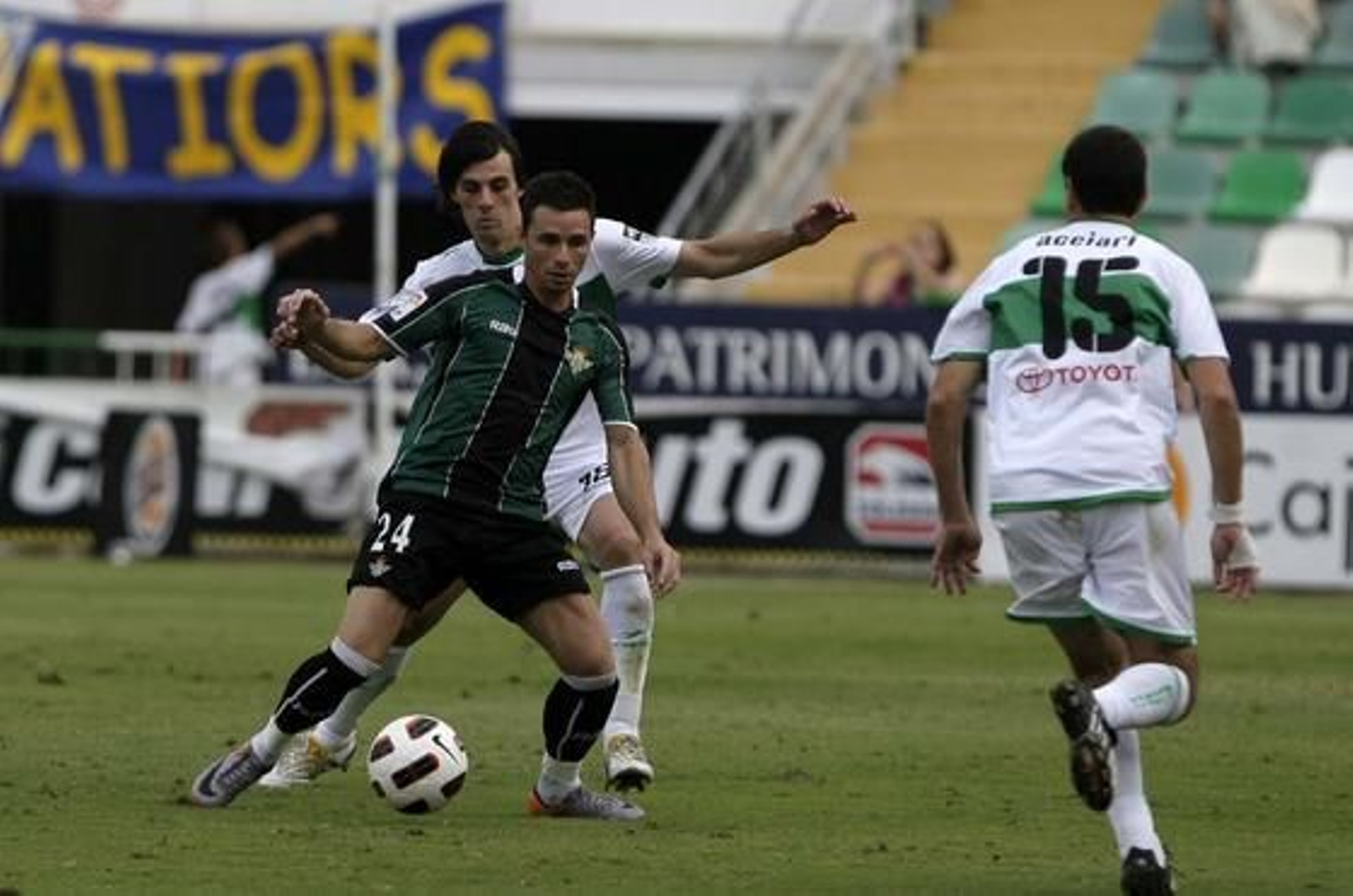 El Betis acumula tres partidos seguidos venciendo tras traerse los tres puntos de Elche. / LOF