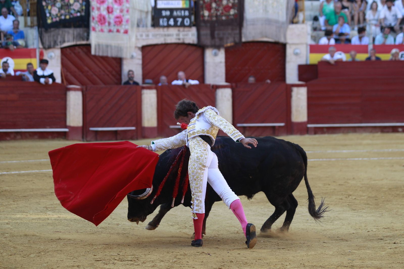 Imágenes del triunfo del torero almeriense Jorge Martínez el día de su alternativa