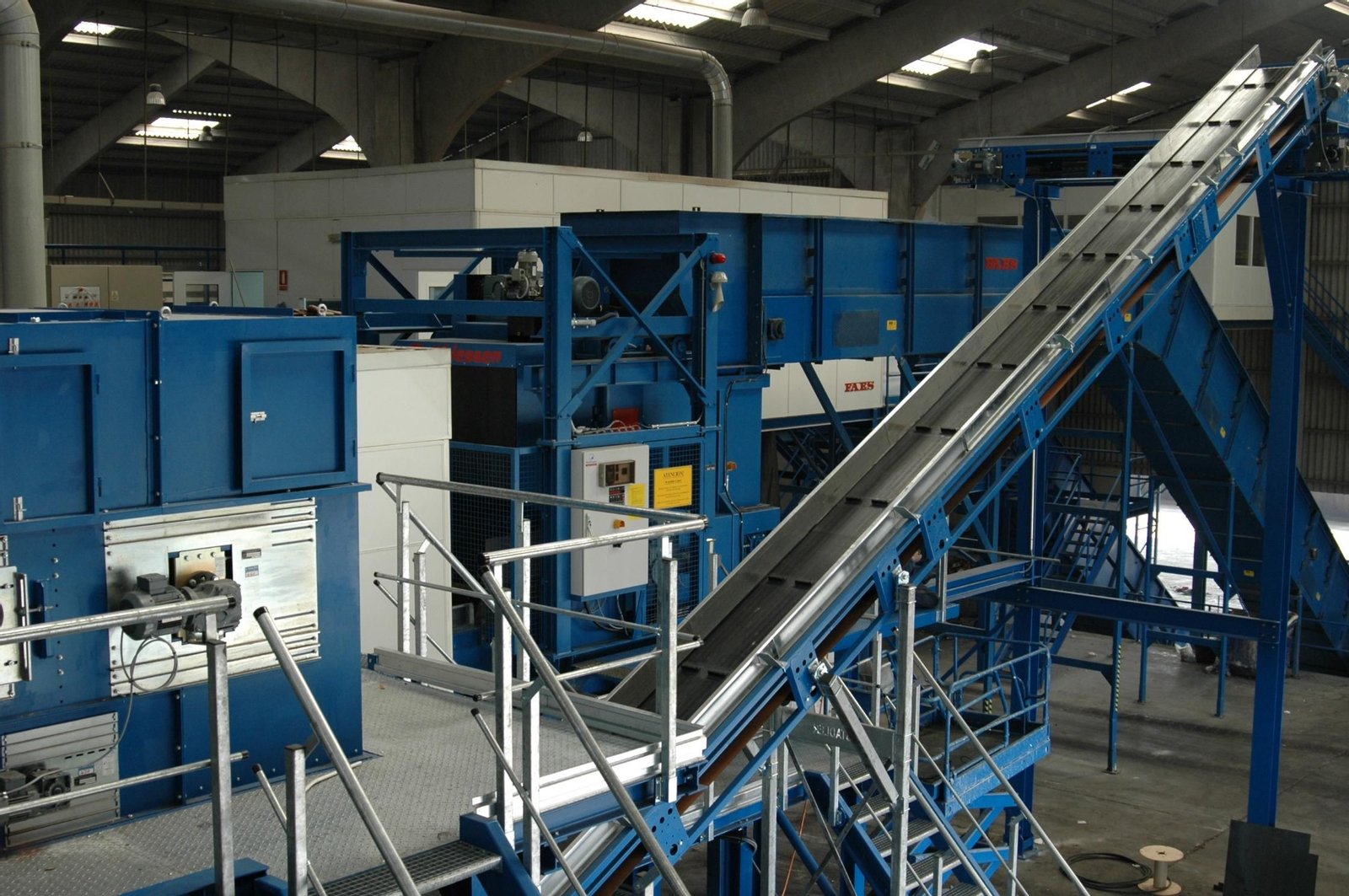 Interior de una de las plantas de tratamiento de la empresa pública Epremasa en la provincia.