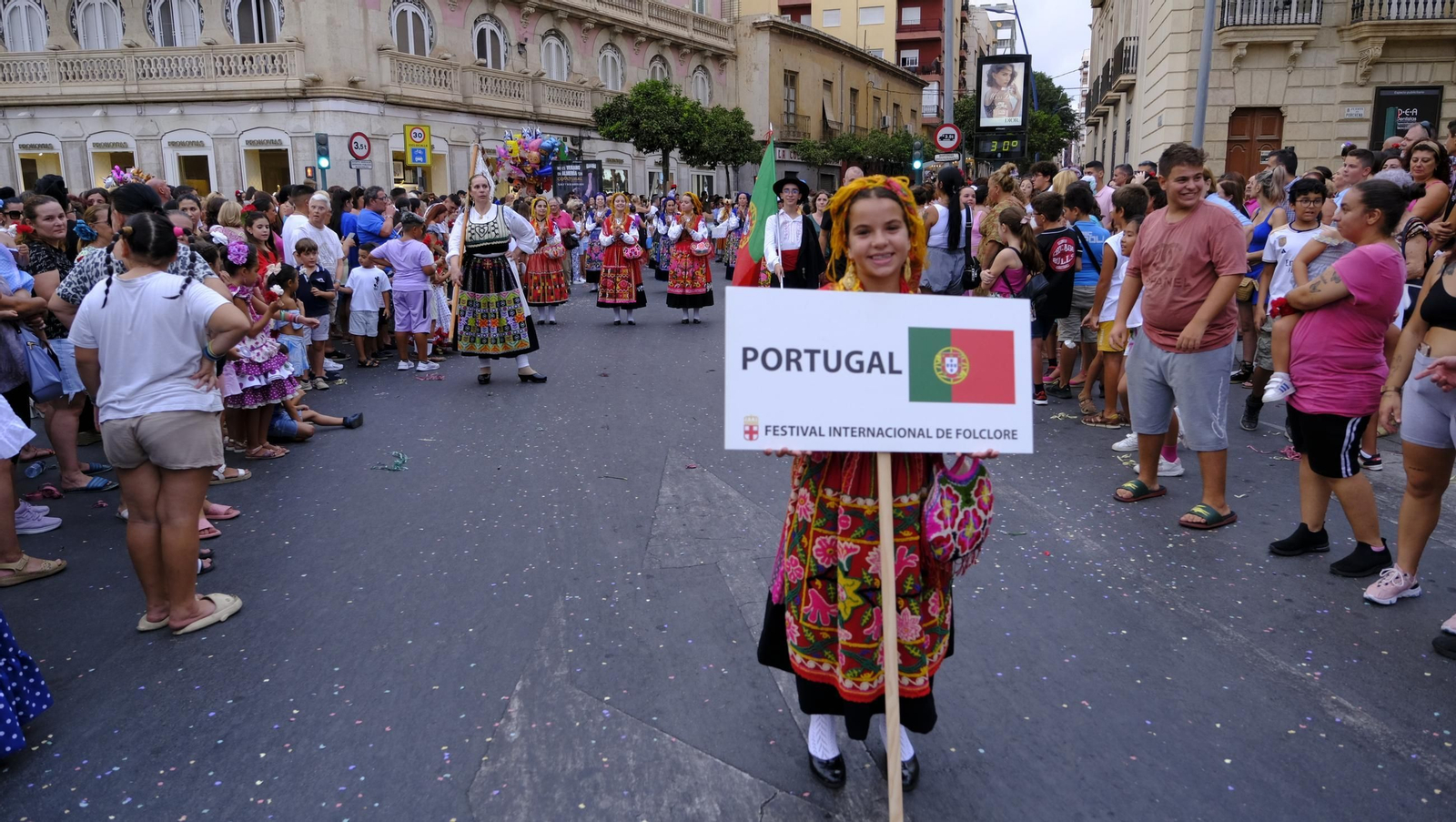 Las mejores imágenes de la Batalla de Flores de Almería